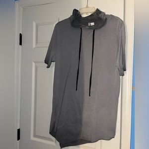 H&M Short Sleeve Hooded Tee (Medium)